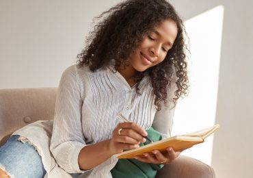 Dedique-se de Coração: A História de Como a Starbucks se Tornou uma Grande Empresa de Xícara em Xícara